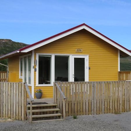 Hvammur 2 Bjarg With Private Hot Tub Drangsnes Eksteriør billede