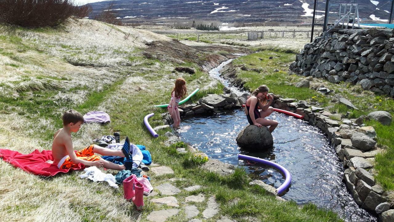 Hvammur 2 Bjarg With Private Hot Tub Drangsnes Eksteriør billede